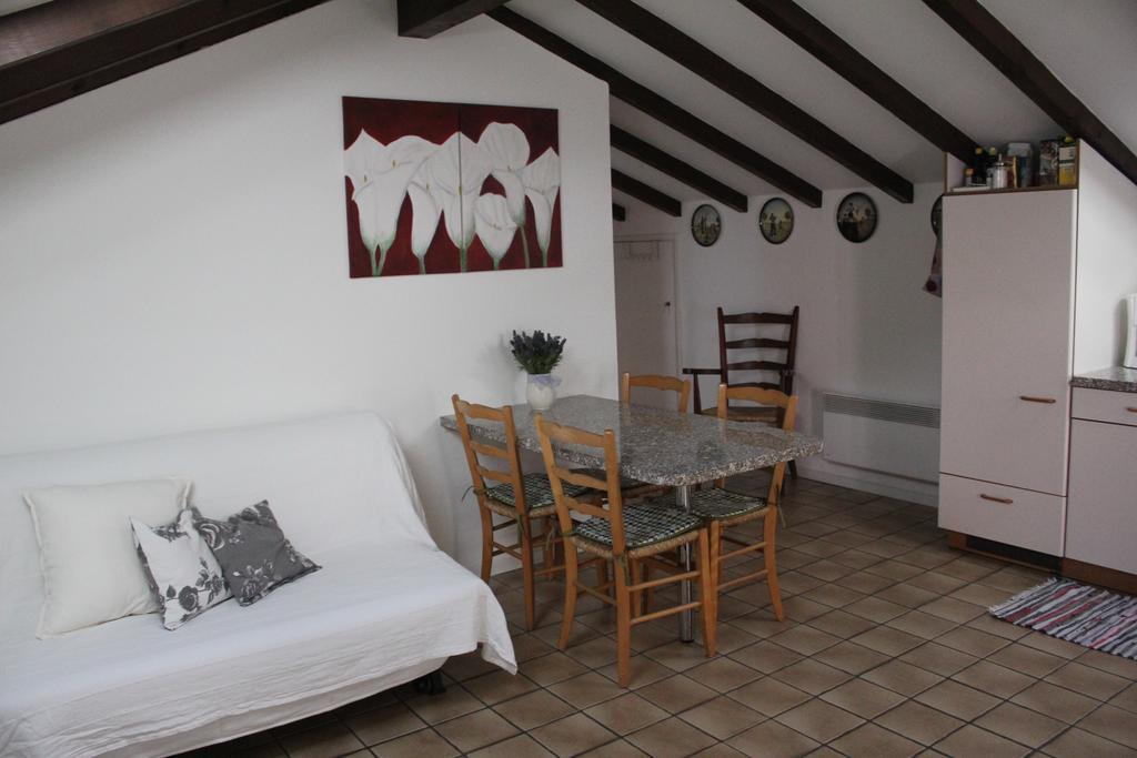 Casa Gialla Gordola Habitación foto